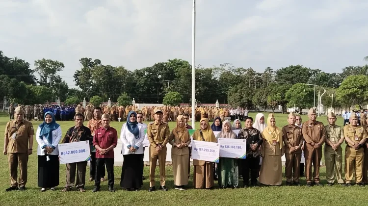 Wali kota Tanjungbalai Serahkan Santunan BPJS Ketenagakerjaan kepada Ahli Waris