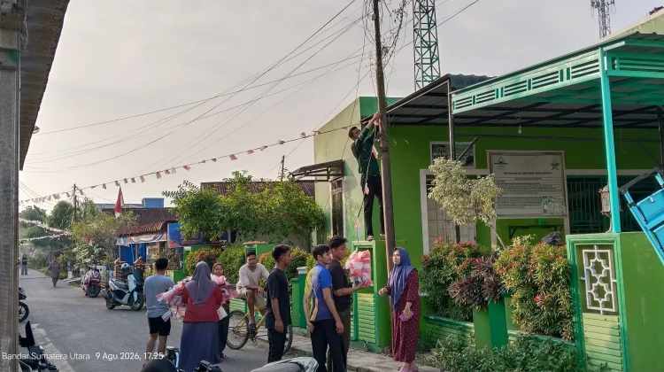Sambut HUT ke-81 RI, Pemuda Jalan Rawo Hias Lingkungan dengan Nuansa Merah Putih
