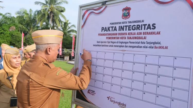 ASN Tanjungbalai Tandatangani Pakta Integritas BerAKHLAK