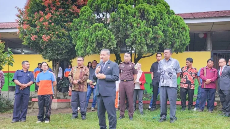 Pulihkan Rasa Aman Siswa, Wabup Karo Pimpin Apel di Yayasan Perguruan Bersama