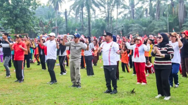 Jalan Sehat dan Senam Bersama Semarakkan HUT Ke-81 RI di Tanjung Harapan
