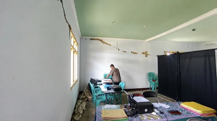 Kemenhaj Pantau Kondisi Kantor Terdampak Gempa NTT