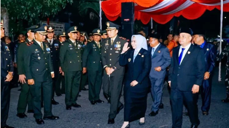 Bupati Labuhanbatu Lepas Ribuan Peserta Pawai Taptu dan Obor
