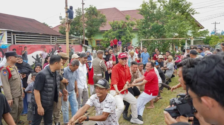 HUT Ke-81 RI, Rico Waas Ikut Lomba Bersama Warga