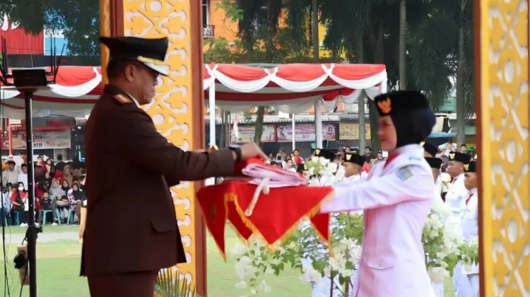 Upacara Penurunan Bendera HUT Ke-81 RI di Kota Binjai Berlangsung Khidmat