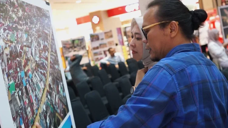 Pewarta Foto Rekam Bencana di Tengah Maraknya Hoaks