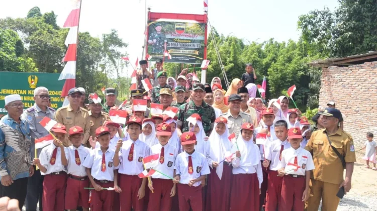 Jembatan Gantung Perintis Desa Tumpatan Nibung Diresmikan