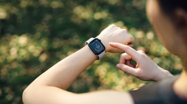 Angka di Smartwatch Bisa Bicara Banyak, Apa Itu Resting Heart Rate?