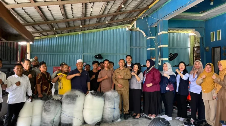 Diskanla Sumut Salurkan Bantuan Nelayan Senilai Rp14,81 Miliar