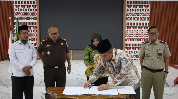 Kemenag Madina Teken MoU Percepatan Pendaftaran Tanah Wakaf