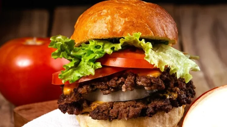 Burger Daging Murah, Enak Belum Tentu Sehat