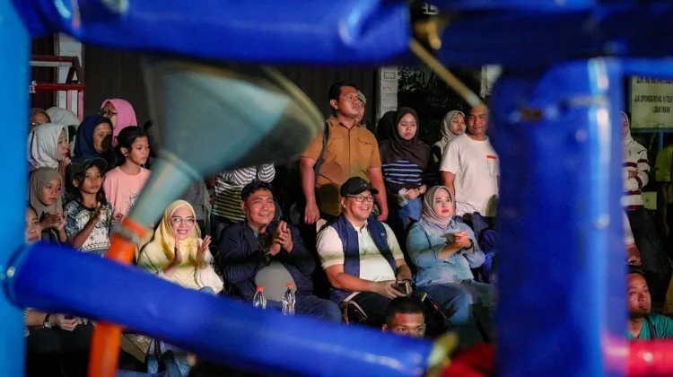 Muda-Mudi Deli Serdang Unjuk Nyali di Atas Ring Car Free Night