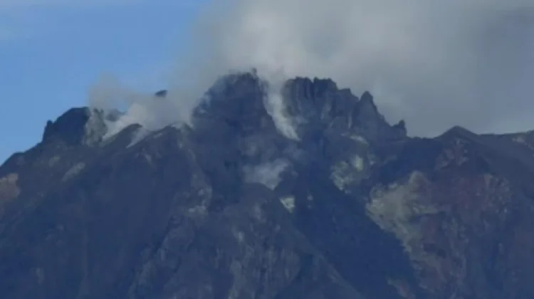 Aktivitas Meningkat, Status Gunung Sinabung Naik Jadi Siaga