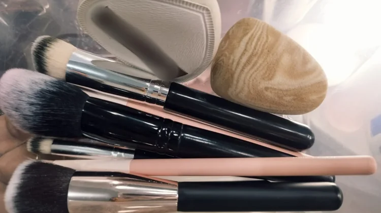 Berikut Tips Menjaga Kebersihan Alat Make Up