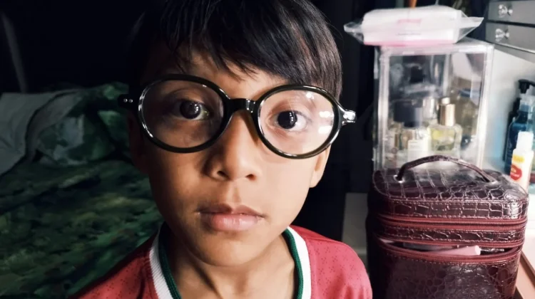 Kenapa Banyak Anak SD Berkacamata? Ini Alasannya