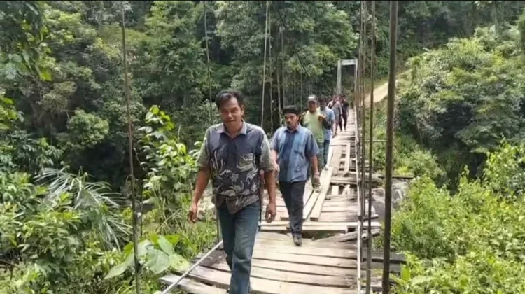 Jembatan Gantung Rampa Julu Direhab, TNI AD Bantu Pulihkan Akses Warga