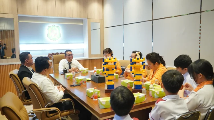 Zakiyuddin Apresiasi Prestasi Robotics dan Coding Siswa Nanyang Zhi Hui School