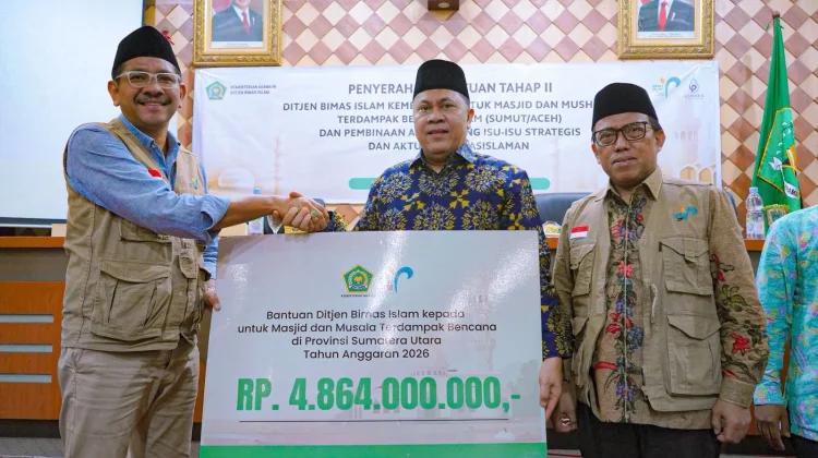 Serahkan Bantuan Bencana Sumut dan Aceh, Dirjen Bimas Islam Pentingnya Ekoteologi