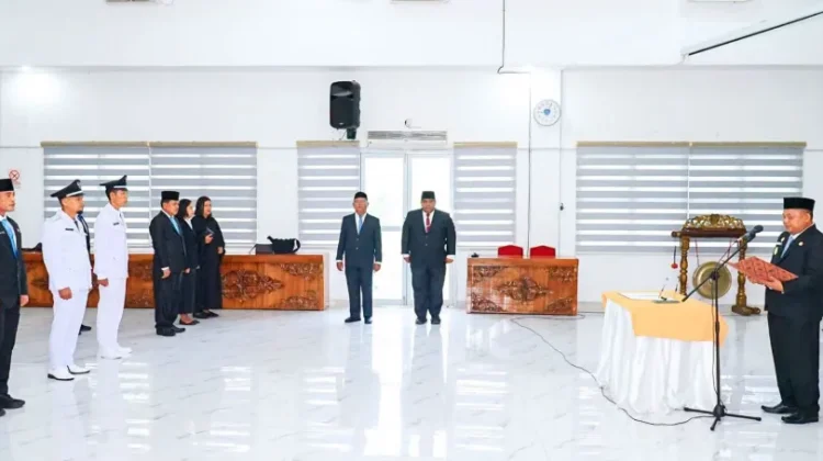 Wabup Labuhanbatu Lantik Pejabat Adiminstrator dan Pengawas