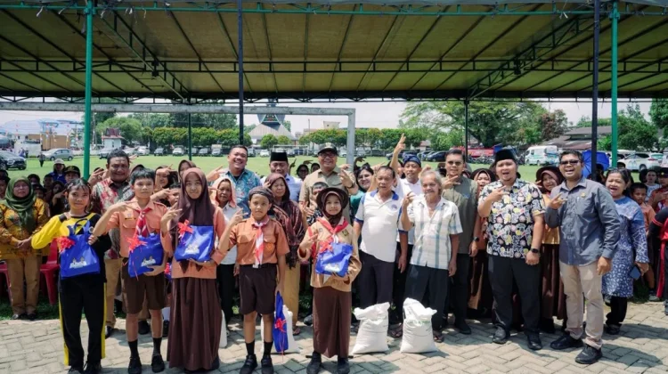 Pemkab Deli Serdang dan Perum Bulog Salurkan Bantuan