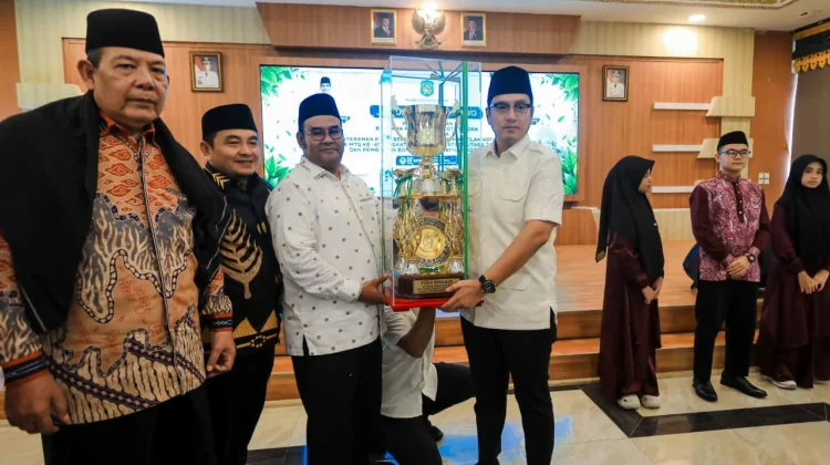 Piala Bergilir MTQ Sumut Kembali ke Medan, Rico Waas Apresiasi Kafilah