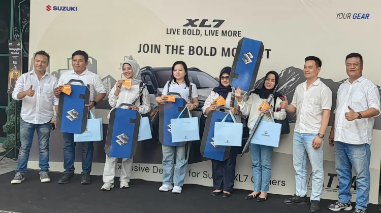 XL7 Terbaru Resmi Mengaspal di Sumut, Lima Konsumen Terima Unit Perdana