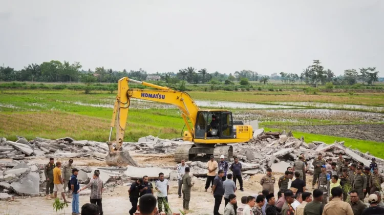 Bupati Deli Serdang Pimpin Penertiban Bangunan tanpa Izin di Kawasan Sawah