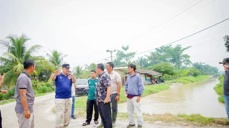 Bupati Batu Bara Dorong Perbaikan Irigasi di Kecamatan Air Putih