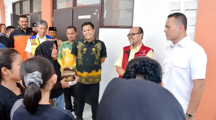 Wabup Sergai Bersama Musa Rajekshah Tinjau Jalan Nasional dan SR Sergai