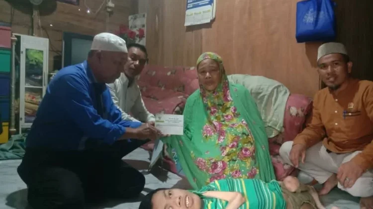 BAZNAS Tanjungbalai Bantu Biaya Berobat Masyarakat Kurang Mampu