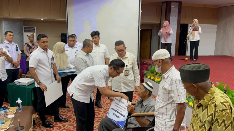 PKH Medan Makmur Disalurkan, 10.000 Lansia dan Difabel Terima Bantuan