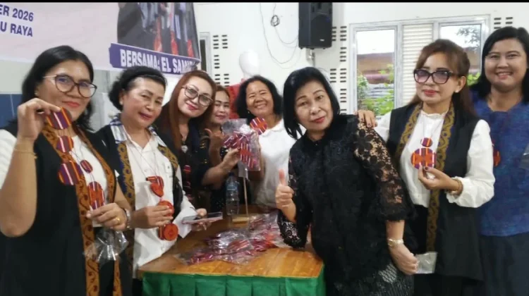 Ratusan Peserta Ikuti Pembuatan Kalung Etnik Karo