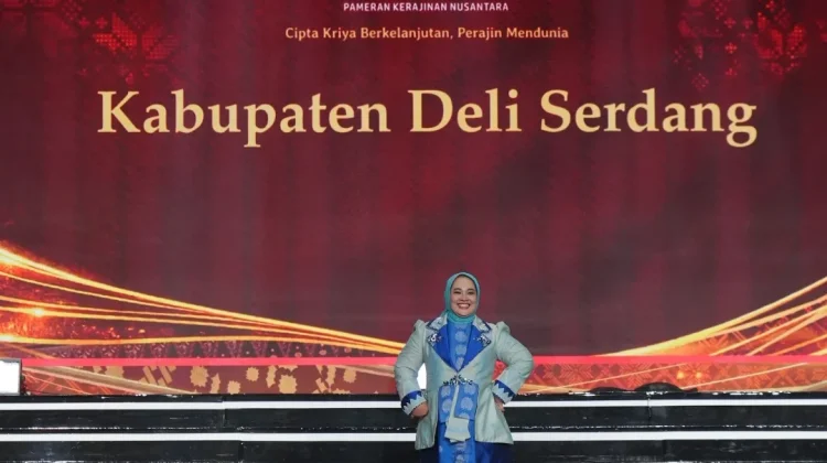 Anggunnya Jelita dalam Balutan Tenun Deli Serdang pada Parade Pakaian Daerah