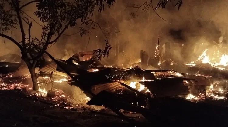 Lima Unit Rumah Kontrakan di Teluk Nibung Hangus Terbakar