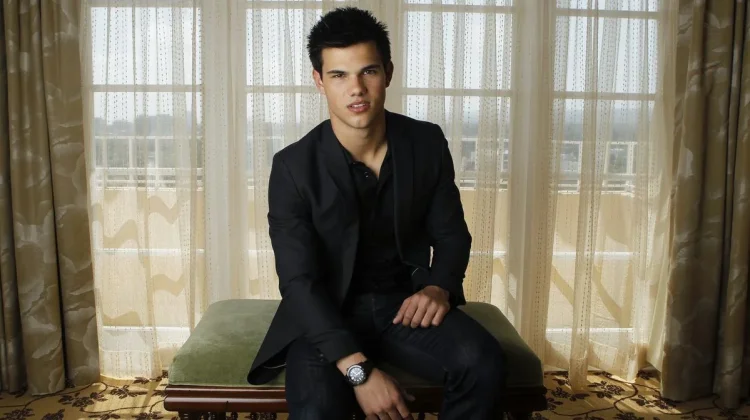 Dari Team Jacob ke Dad Era, Taylor Lautner Resmi Jadi Ayah