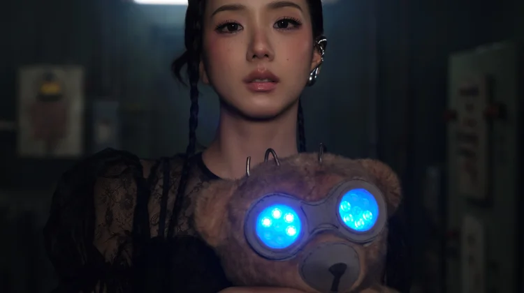 JISOO Rilis "CLICK" Usung Kisah Romantis nan Fantastis