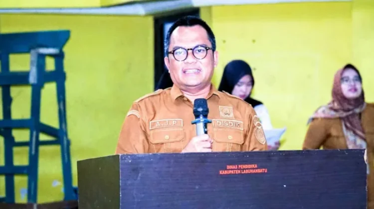 Pj Sekda Labuhanbatu Buka Turnamen Bulutangkis Piala Bupati dan PBSI Labuhanbatu