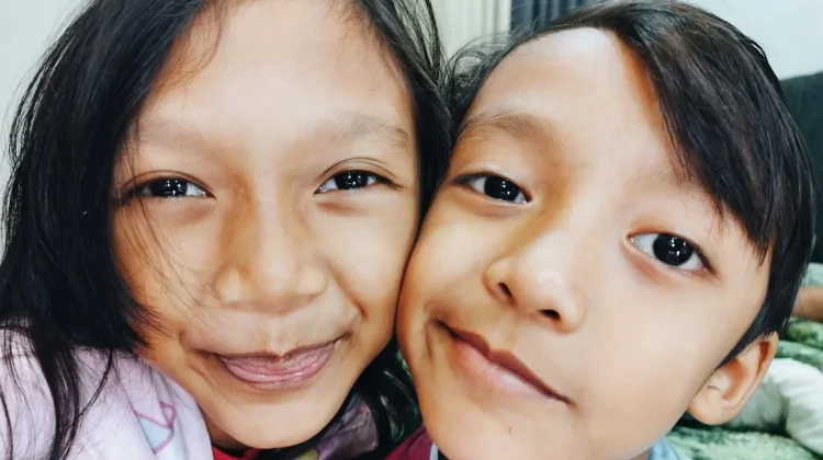 Ini Penjelasan Ilmiah Mengapa Wajah Anak Tidak Mirip Orangtua