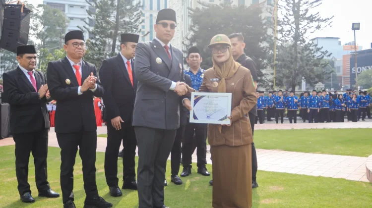 Rico Waas Apresiasi Kepling Berintegritas, Minta Aparatur Raih Kepercayaan
