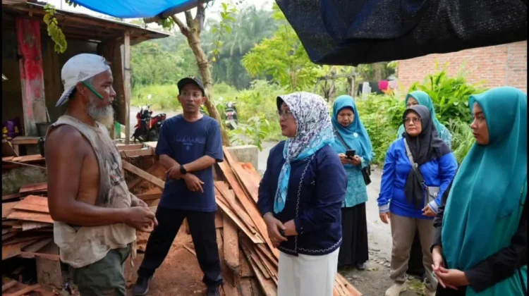 Ketua TP PKK Binjai Kunjungi Pembinaan UMKM di Kampung Kreatif Mencirim