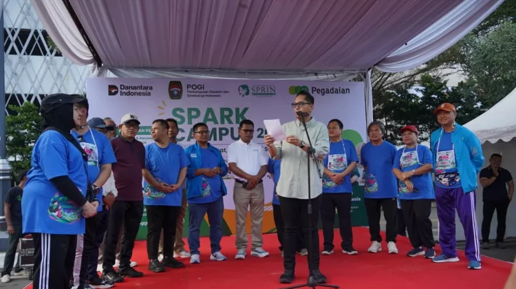 Jalan Sehat Spark Go To Campus, Rico Waas Tekankan Edukasi Kesehatan Reproduksi