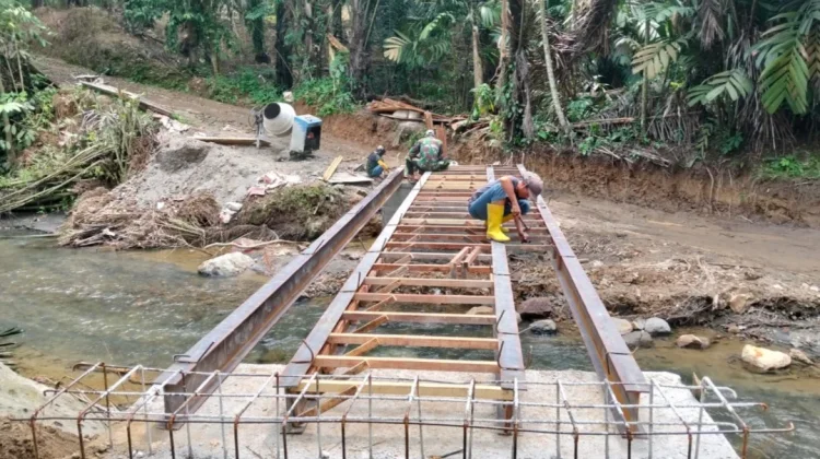 Kodim 0203/LKT Bangun Jembatan Beton Penghubung Dua Dusun di Langkat