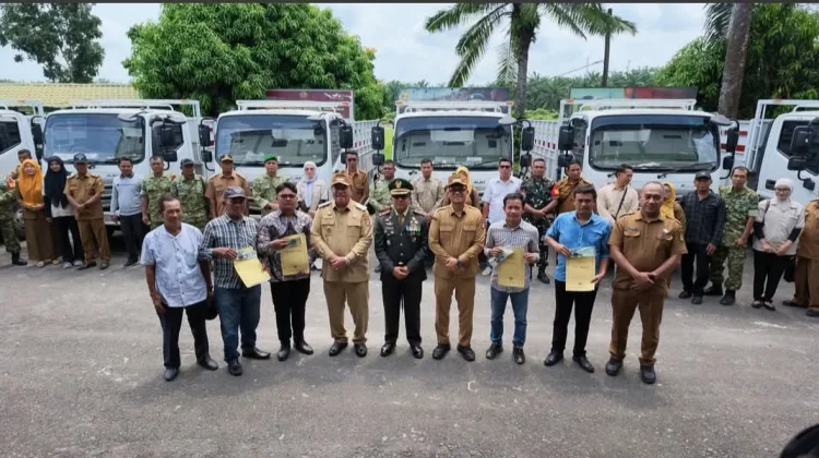 Dandim Bersama Bupati Asahan Serahkan 27 Unit Truck KDKMP