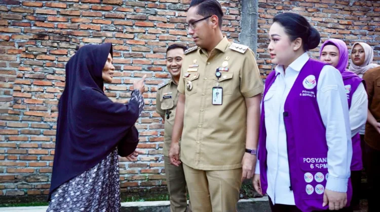 Puluhan Tahun di Rumah Papan, Rico Waas Bantu Rosila dan Sundari Miliki Rumah Layak