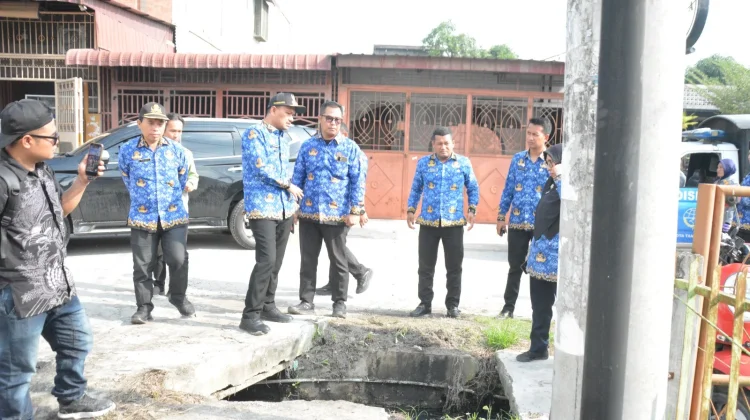 Wali Kota Tanjungbalai Minta Warga Tidak Buang Sampah ke Drainase