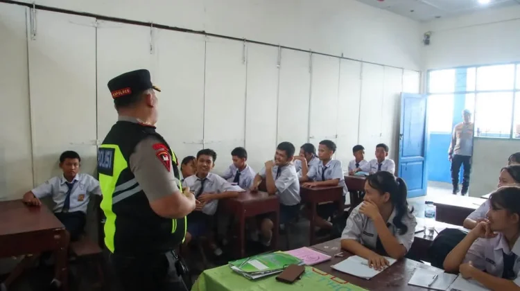 Kapolres Belawan, Ajak Pelajar Jauhi Tawuran, Geng Motor dan Narkoba ...
