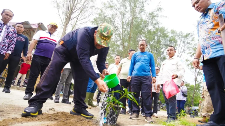Bupati Batu Bara Pimpin Aksi Bersih Pantai