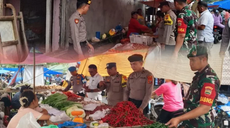 Sinergitas TNI–Polri Sidak Pasar Pantai Cermin