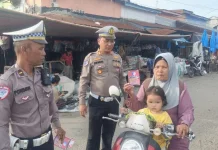 Sat Lantas Polres Tanjungbalai Bagikan Brosur