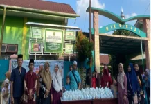 Ramadan Berkah, MIN Binjai Berbagi Takjil ke Masyarakat